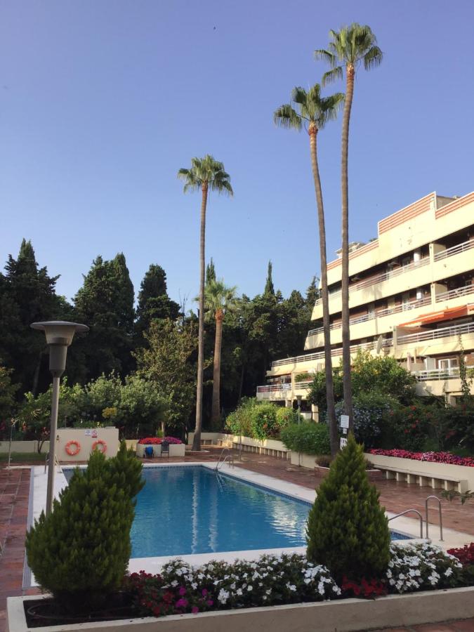 1 Bedroom Apartment Second Line Beach- Parque Marbella Building in the center of Marbella Perfect for Hollidays