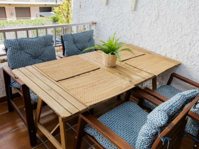 Jardines del Mar Beach  is available for low rent in the center of Marbella, close to beach and famous restaurants on Costa del SolJardines del Mar Beach  is available for low rent in the center of Marbella, close to beach and famous restaurants on Costa del Sol