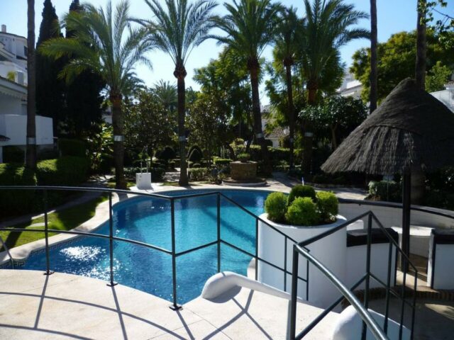 APARTMENT 50 METER TO SPORTY BEACH is for a reduced price in Elviria, Marbella, low flats for rent on Costa Del Sol swimming pool