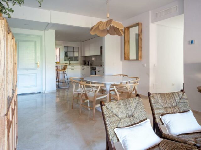 Cheap beachfront 3+1 bed apartment, 100m away from the beach, large apartment with swimming pool and beach access. 