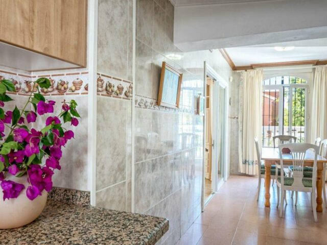 4 bedrooms villa at Marbella 200 m away from the beach with sea view private pool and furnished terrace