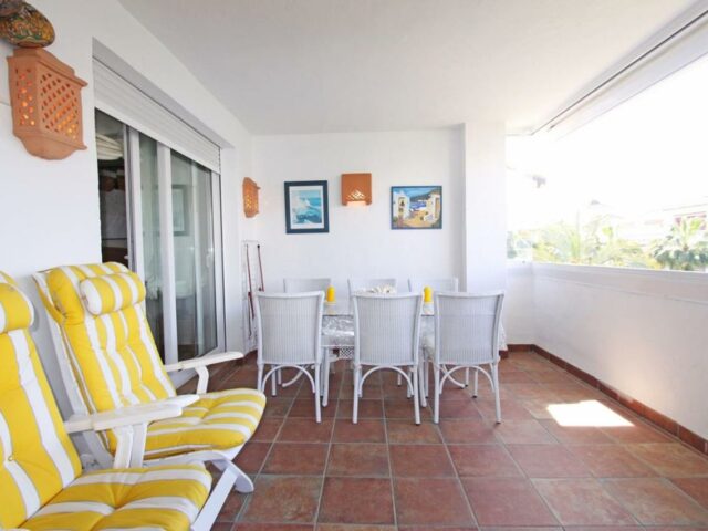 Rent Beachfront apartment golden mile marbella cheap offer apartment next to sea with swimming pool on famous Golden Mile of Marbella