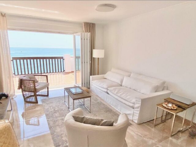 Luxury HEAVENLY VIEWS FROM FRONTLINE PENTHOUSE  beachfront apartment for cheap rent in Marbella with swimming pool and Beautiful View
