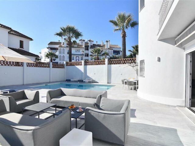 Amazing Luxurious beach side villa, sea front, barbecue, swimming pool, modern luxury house next to the beach.