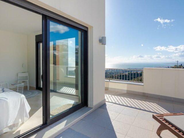 LUXURIOUS PENTHOUSE WITH SPA AREA amazing offer for a flat in Marbella with SPA, swimming pool, best offer, beautiful view apartment for rent