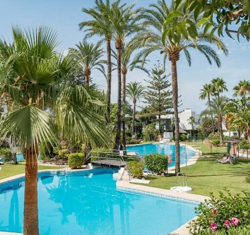 AB2-Aldea Blanca Puerto Banus  is the best holiday offer in Puerto Banus (Marbella) close to best restaurants, bars and night clubs
