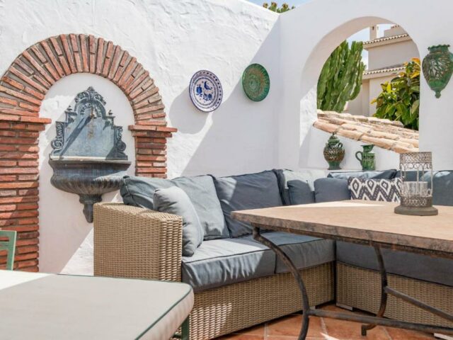 AB2-Aldea Blanca Puerto Banus  is the best holiday offer in Puerto Banus (Marbella) close to best restaurants, bars and night clubs