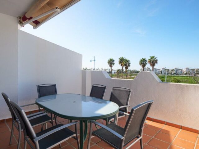 4 Bedroom Apartment in Noray, San Pedro Beach  is for low price rent in San Pedro Marbella, beach front, swimming pool.