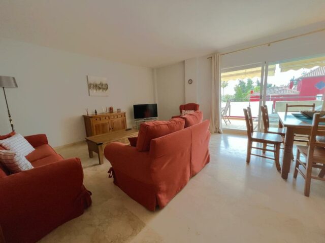 3 Bed Las Petunias, San Pedro is for cheap rent in San Pedro near Marbella, very close to the beach with swimming pool, perfect for holidays