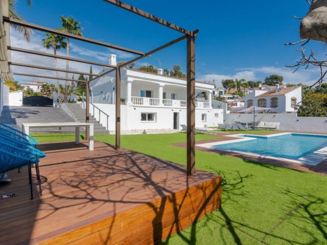 Luxury Modern Villa near beach is for rent reduced price in Marbella Costa Del Sol, low price for entire Villa with swimming pool 