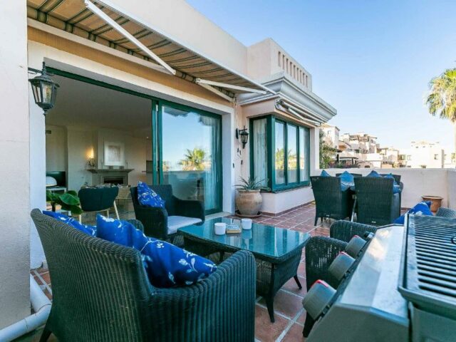 Apartment with Views in Elviria, Marbella is an amazing apartment for rent in Elviria with beautiful terrace and BBQ