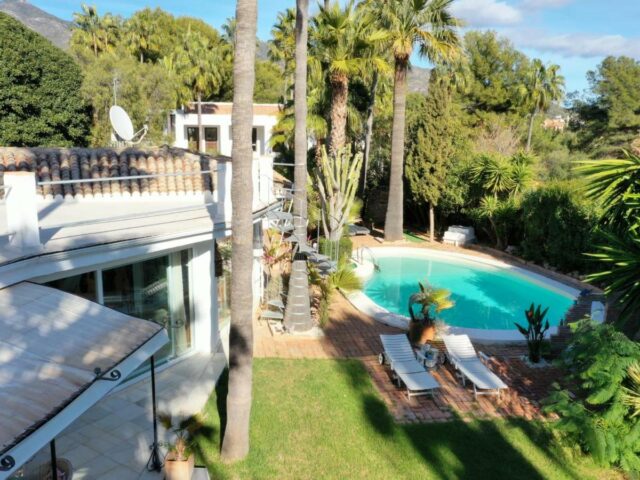 Luxury Villa Marbella Nagueles is a low price villa in the best region on Costa del Sol Marbella with its own big swimming pool
