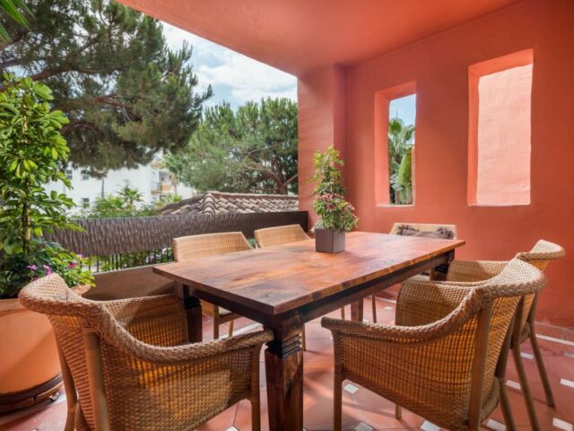 3 BEDROOM BEACH POOL SAUNA GYMs for cheap rent in Elviria Marbella, amazing apartment for family holiday, with swimming pool, gym and sauna