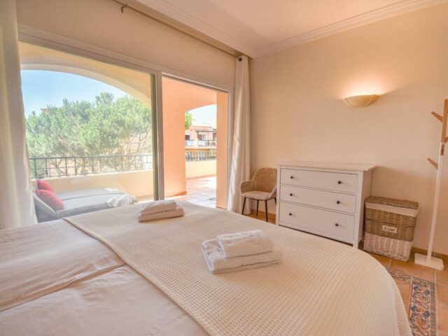 2 bedroom apartment next to the beach in Elviria, Marbella is a cheap apartment for rent next to the beautiful beach of Marbella