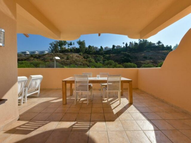 2 bed Apt in 5 star complex Aloha Hill Club cheap offer for Amazing luxury apartment in the hills of Aloha Marbella Next to Puerto Banus