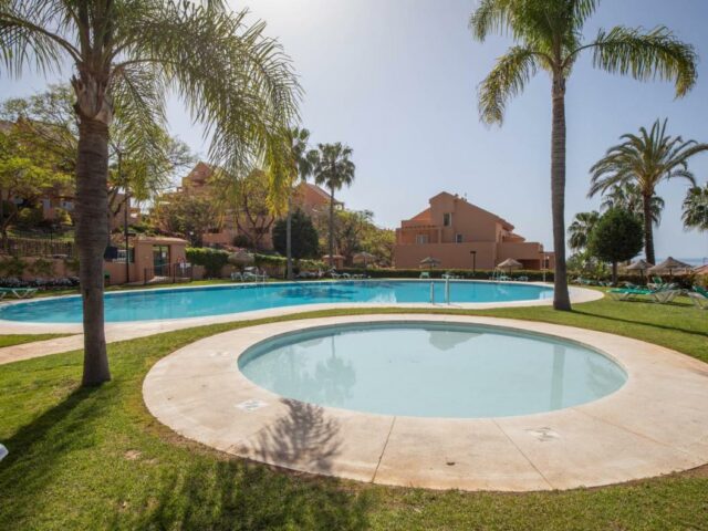 PENTHOUSE MARBELLA BEACH GOLF cheap offer for family vacation in Elviria Marbella with large terrace and Swimming pool, next to the beach