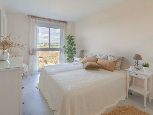 2 bedroom apartment 5 min walk to Alicate Playa cheap beachside family apartment next to Marbella with swimming pool