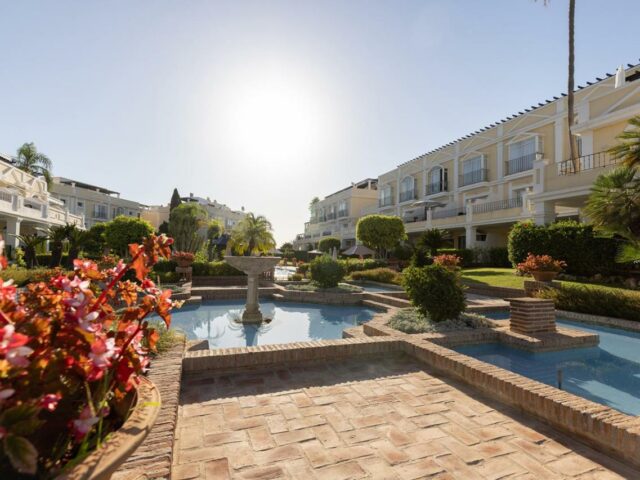 Stunning 2 Bed Modern Marbella Apartment With Large Private Terrace
