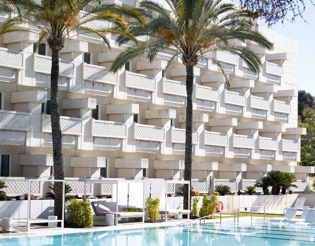 Amazing Luxury Alanda Hotel in the Heart of Marbella for Relatively Cheap Price, Walking Distance to the Beach and Famous Chiringuitos.
